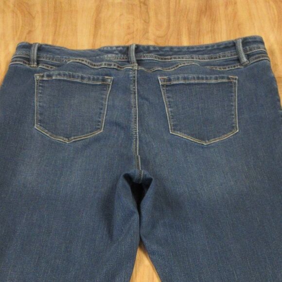 TORRID Denim Comfort Stretch Skinny Jeans Size 20R Mid Rise Medium Blue Wash - Picture 1 of 11